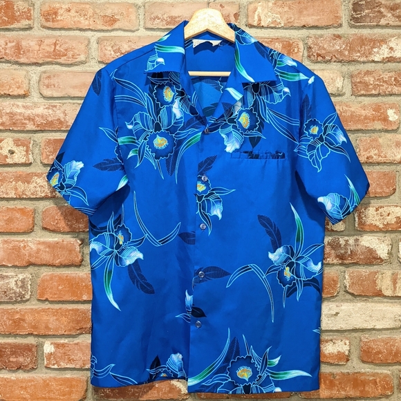 Hilo Hattie Other - Vintage Hilo Hattie floral Hawaiian shirt